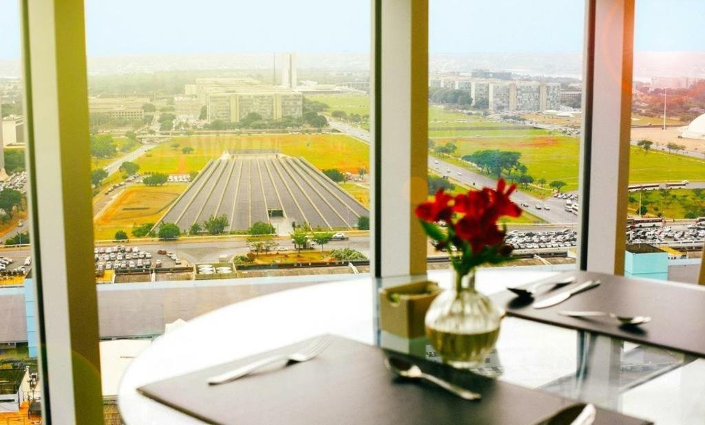 Ed Saint Moritz, Flat Com Garagem 02, Shn No Coracao De Brasilia Apartment Exterior photo